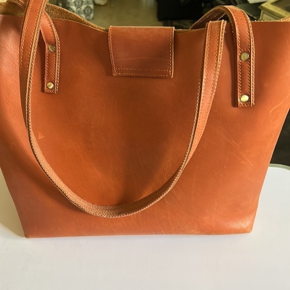 S-zone Genuine lather well made Shoulder tote bag.